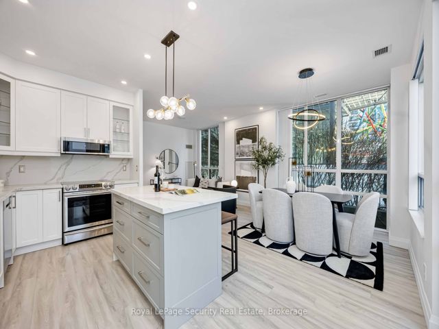 108 - 23 Hollywood Ave