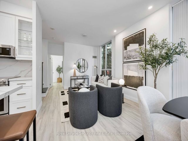 108 - 23 Hollywood Ave