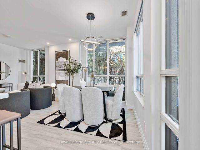 108 - 23 Hollywood Ave