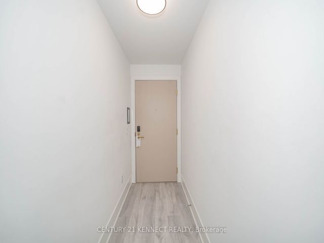 1606 - 480 Front St W