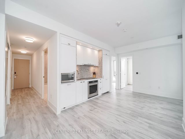1606 - 480 Front St W