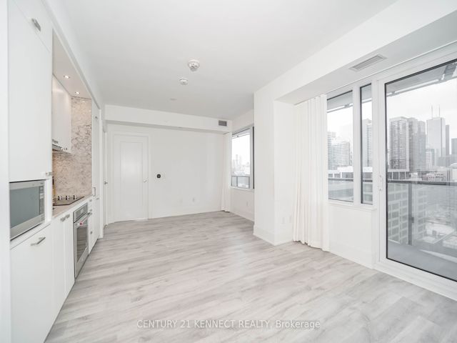 1606 - 480 Front St W