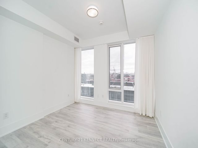 1606 - 480 Front St W