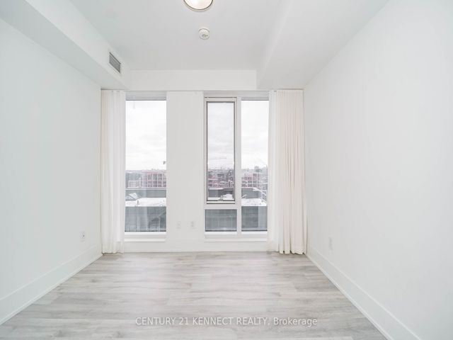 1606 - 480 Front St W