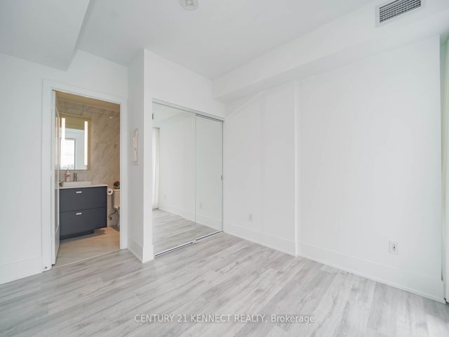 1606 - 480 Front St W