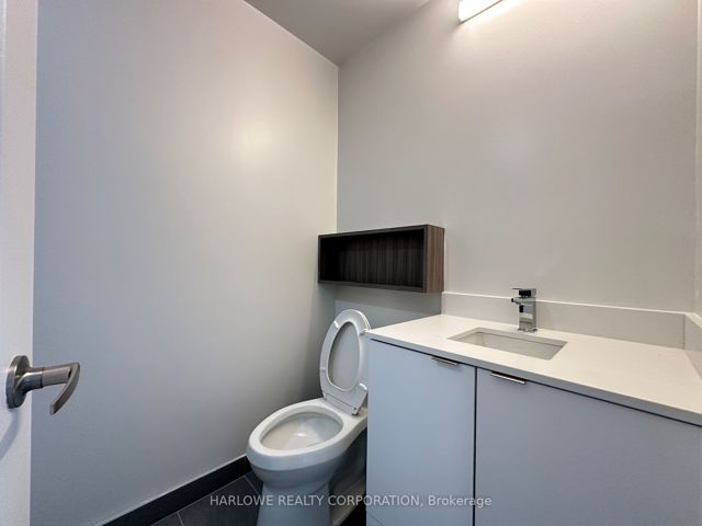 2031 W - 135 Lower Sherbourne St
