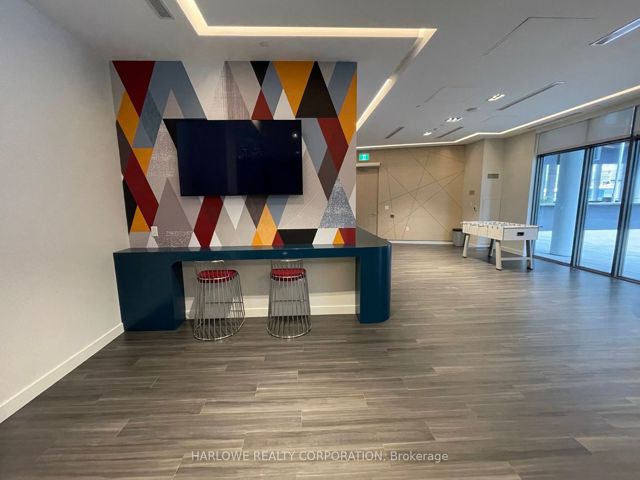 2031 W - 135 Lower Sherbourne St