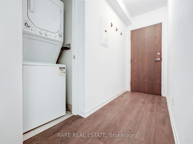 216 - 68 Abell St