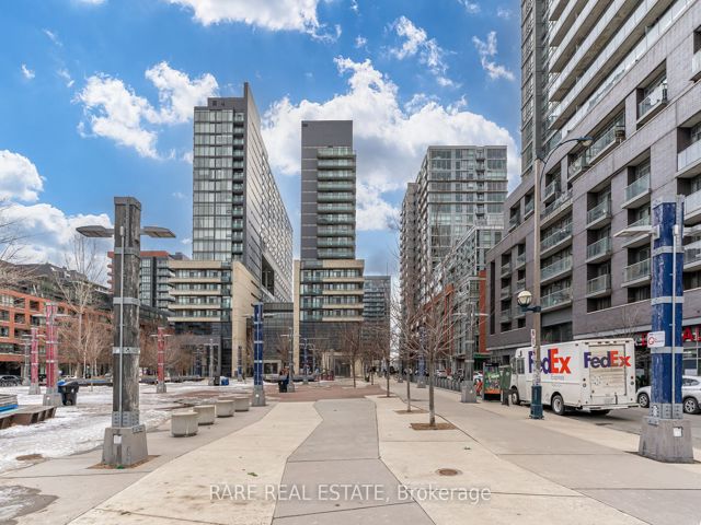 216 - 68 Abell St
