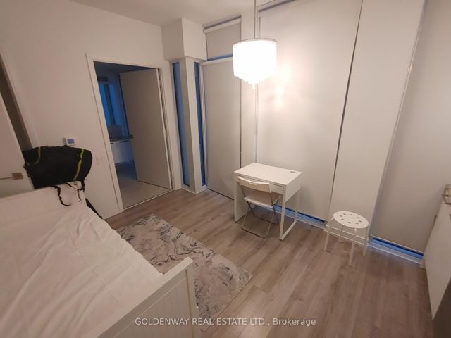 1110 - 28 Wellesley St E