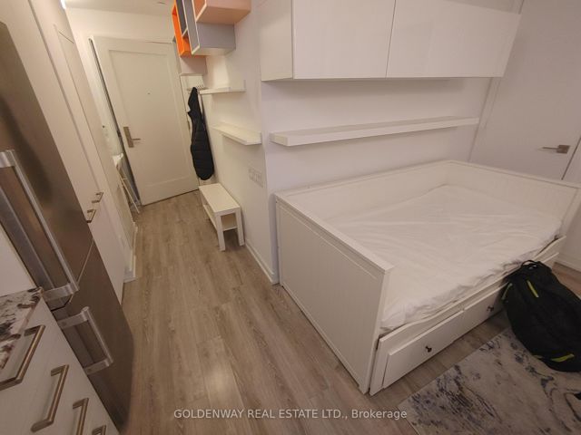 1110 - 28 Wellesley St E