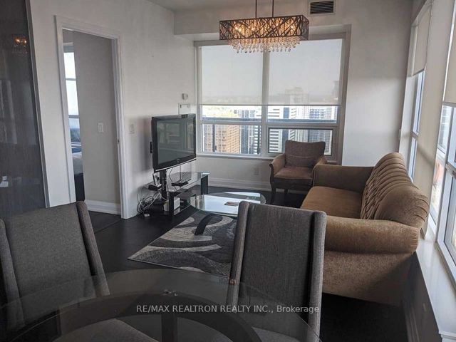 3023 - 5 Sheppard Ave E