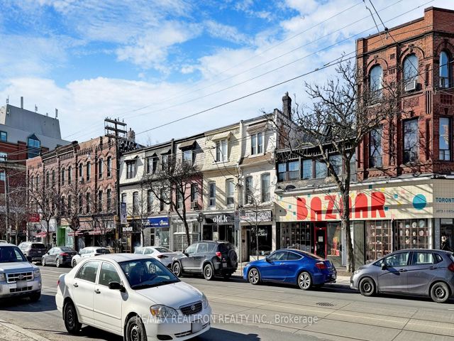 815 - 297 College St