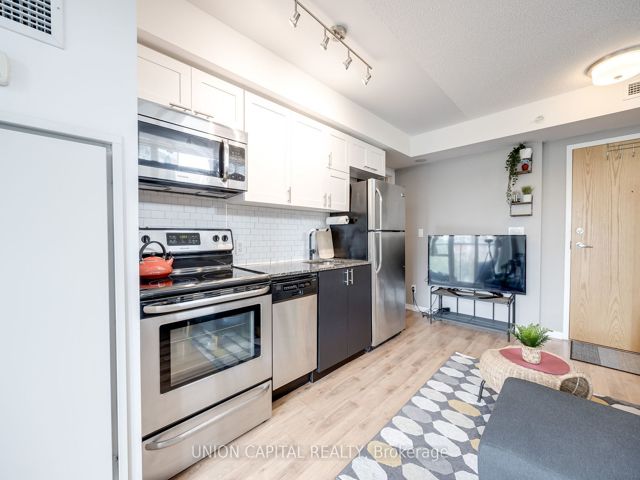 402 - 20 Joe Shuster Way