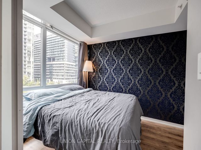 402 - 20 Joe Shuster Way