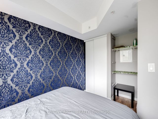 402 - 20 Joe Shuster Way