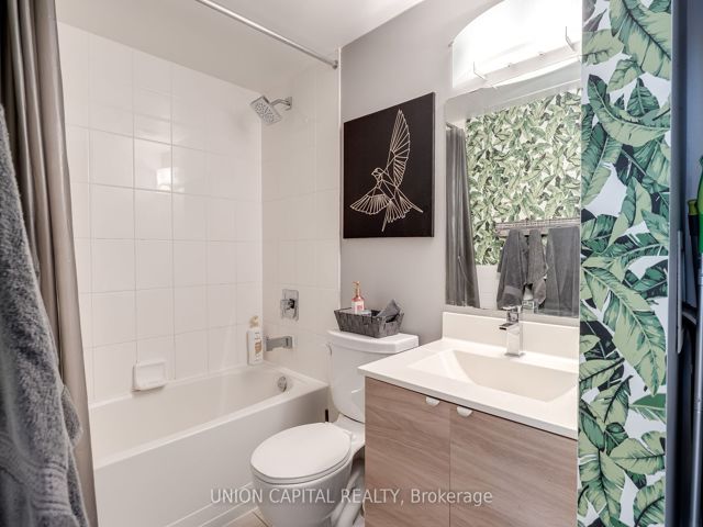 402 - 20 Joe Shuster Way