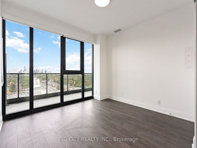 1502 - 33 Frederick Todd Way
