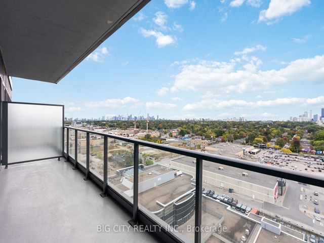1502 - 33 Frederick Todd Way