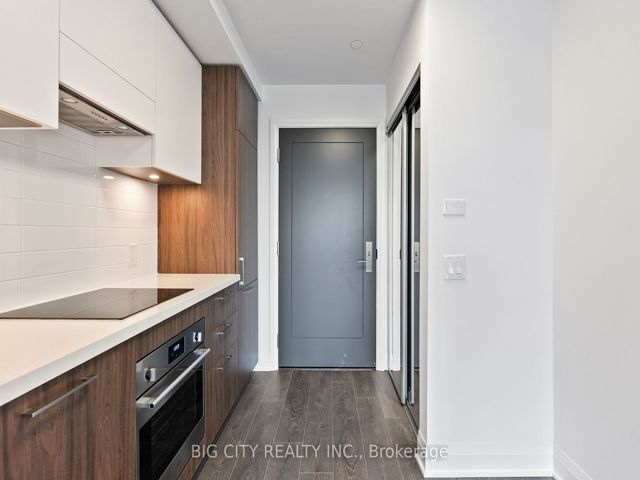 1502 - 33 Frederick Todd Way