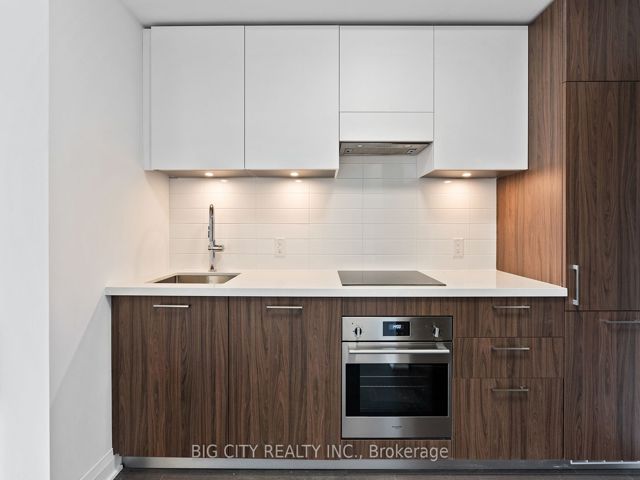 1502 - 33 Frederick Todd Way