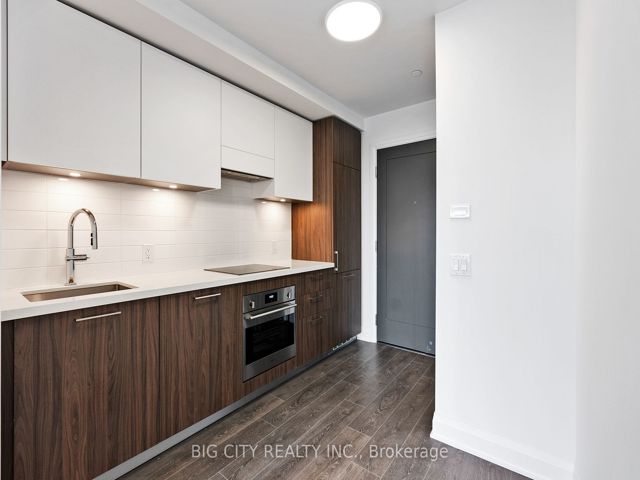 1502 - 33 Frederick Todd Way