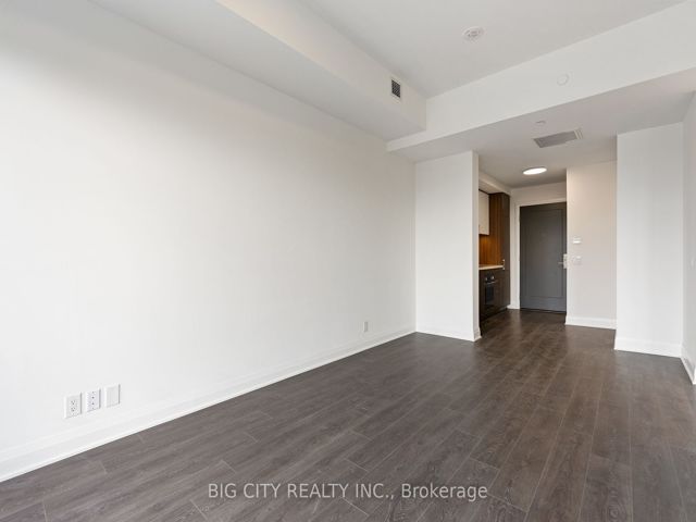 1502 - 33 Frederick Todd Way