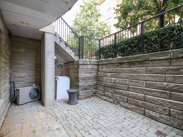 1217 - 21 Pirandello St