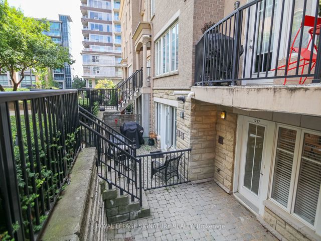 1217 - 21 Pirandello St
