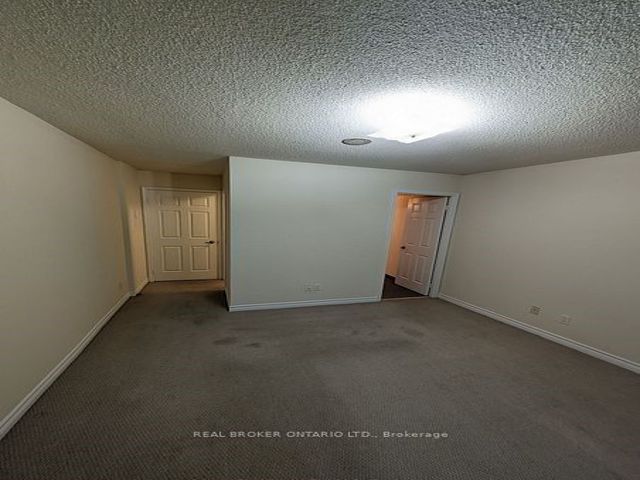 610 - 19 Grand Trunk Cres