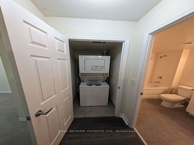 610 - 19 Grand Trunk Cres