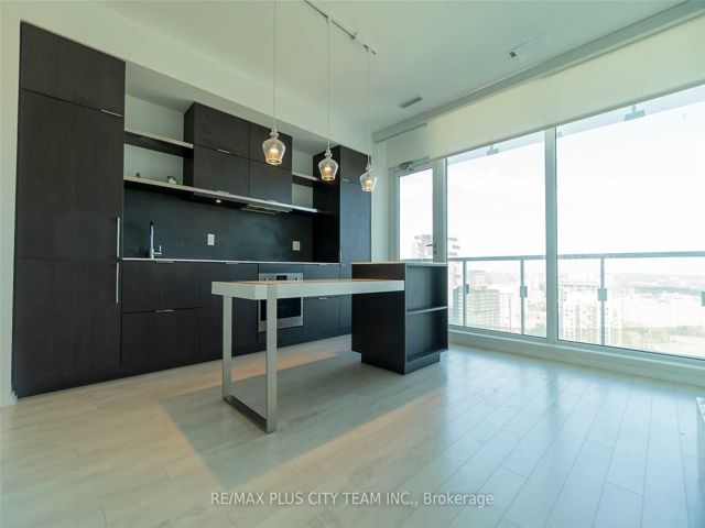 2904 - 197 Yonge St