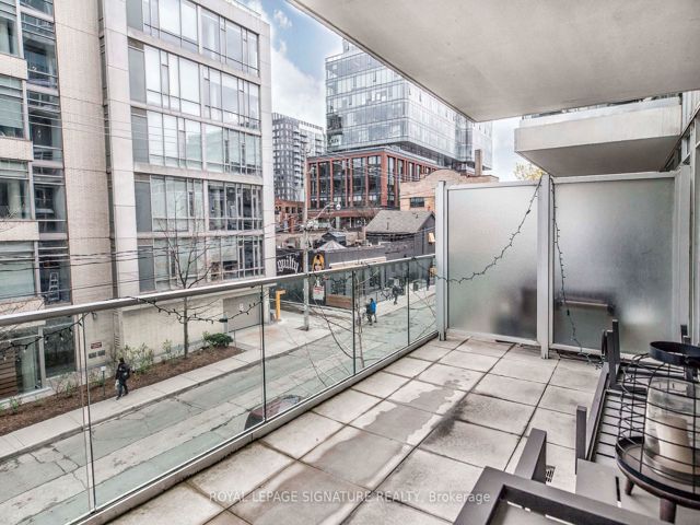306 - 75 Portland St