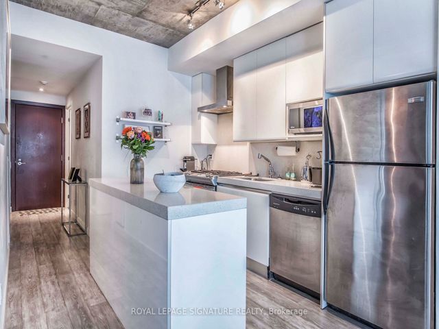 306 - 75 Portland St