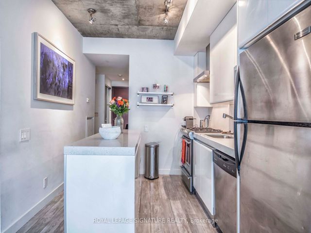 306 - 75 Portland St