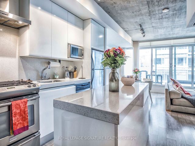 306 - 75 Portland St