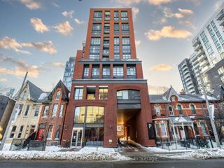307 - 501 Adelaide St W