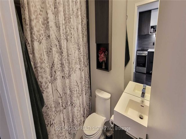 1102 - 60 Tannery Rd