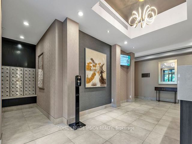 112 - 1720 Eglinton Ave E