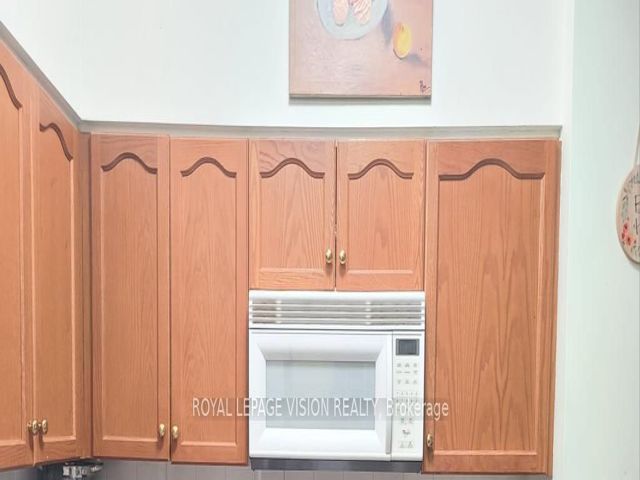 112 - 1720 Eglinton Ave E