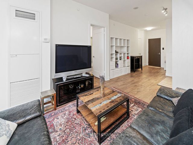 726 - 38 Cameron St