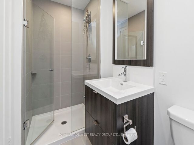 726 - 38 Cameron St