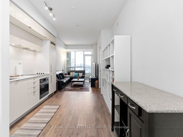 726 - 38 Cameron St