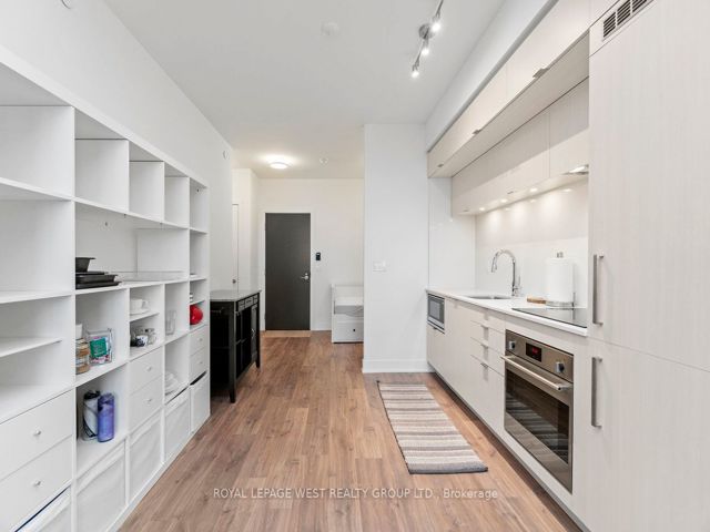 726 - 38 Cameron St