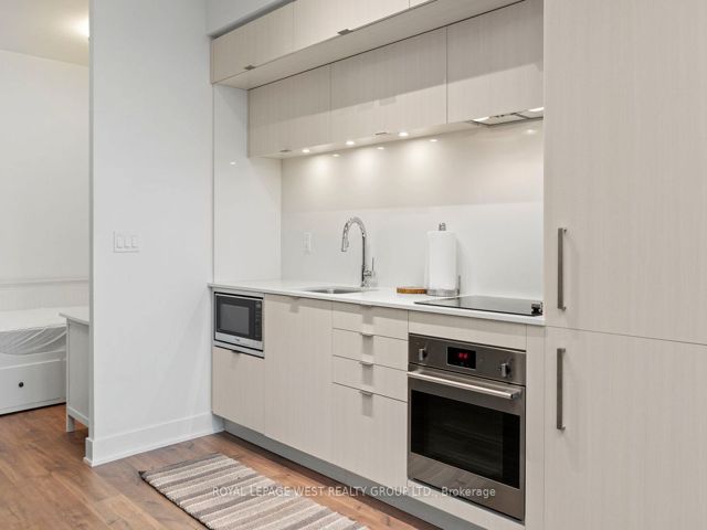 726 - 38 Cameron St