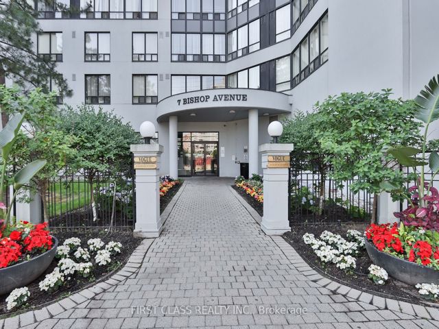 902 - 7 Bishop Ave