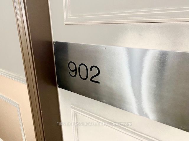 902 - 7 Bishop Ave