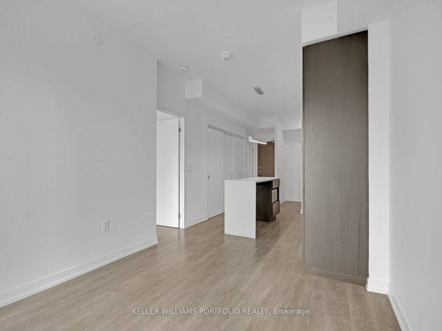 911 - 15 Lower Jarvis St