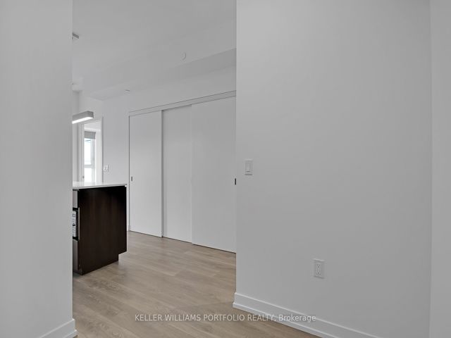 911 - 15 Lower Jarvis St