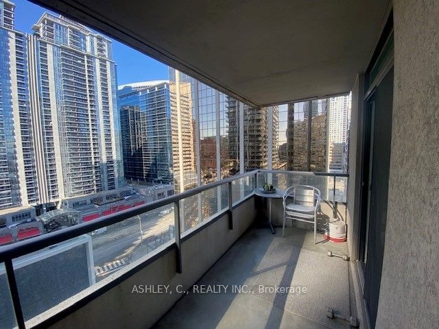 1602 - 23 Hollywood Ave E